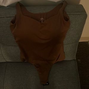 BROWN KLASSY NETWORK BRAMISUIT L SQUARE NECKLINE